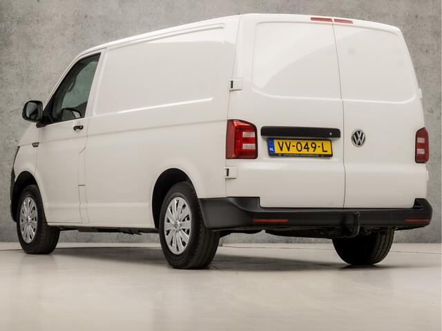 Volkswagen TRANSPORTER 2.0 TDI L1H1 Trendline (AIRCO, CRUISE, BLUETOOTH, 3 ZITPLAATSEN, TREKHAAK, ARMSTEUN, NIEUWE APK, IEUWSTAAT)