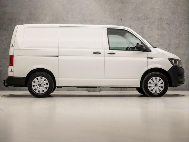 Volkswagen TRANSPORTER 2.0 TDI L1H1 Trendline (AIRCO, CRUISE, BLUETOOTH, 3 ZITPLAATSEN, TREKHAAK, ARMSTEUN, NIEUWE APK, IEUWSTAAT)