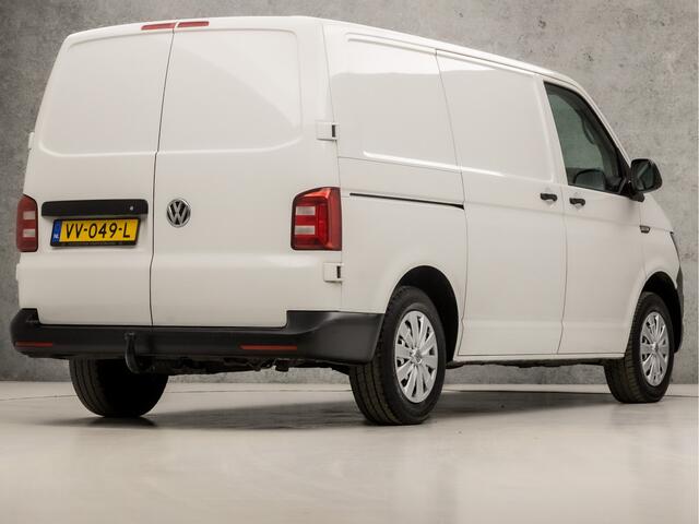 Volkswagen TRANSPORTER 2.0 TDI L1H1 Trendline (AIRCO, CRUISE, BLUETOOTH, 3 ZITPLAATSEN, TREKHAAK, ARMSTEUN, NIEUWE APK, IEUWSTAAT)