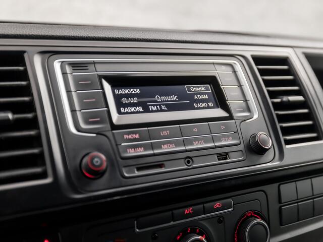 Volkswagen TRANSPORTER 2.0 TDI L1H1 Trendline (AIRCO, CRUISE, BLUETOOTH, 3 ZITPLAATSEN, TREKHAAK, ARMSTEUN, NIEUWE APK, IEUWSTAAT)