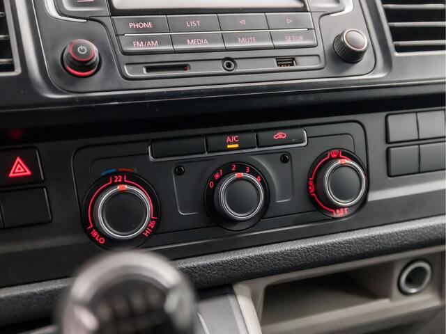 Volkswagen TRANSPORTER 2.0 TDI L1H1 Trendline (AIRCO, CRUISE, BLUETOOTH, 3 ZITPLAATSEN, TREKHAAK, ARMSTEUN, NIEUWE APK, IEUWSTAAT)