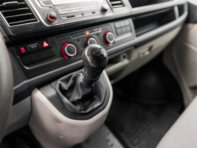 Volkswagen TRANSPORTER 2.0 TDI L1H1 Trendline (AIRCO, CRUISE, BLUETOOTH, 3 ZITPLAATSEN, TREKHAAK, ARMSTEUN, NIEUWE APK, IEUWSTAAT)