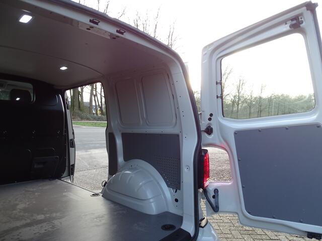 Volkswagen TRANSPORTER 2.0 TDI L1H1 Adaptive cruis Leder Led 3 Zit 1 eig
