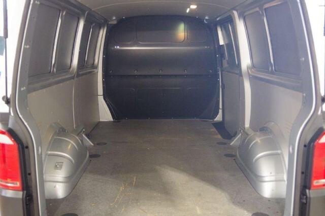 Volkswagen TRANSPORTER 2.0 TDI L2 150PK, AIRCO, CRUISE, NAVI, PARKEERSENSOREN, STOELVERWARMING DUBBELE CABINE LEVERBAAR