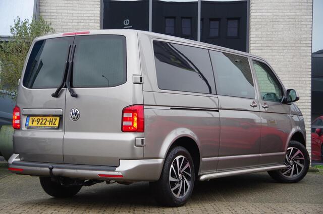 Volkswagen TRANSPORTER 2.0 TDI L2 DC-5P 204PK AUT. LED, LEDER, 2X SCHUIFDEUR, ADAPT. CRUISE, CAMERA, TREKHAAK, NAVI DUBBELE CABINE FOTO'S