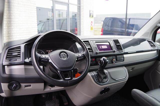 Volkswagen TRANSPORTER 2.0 TDI L2 DC-5P 204PK AUT. LED, LEDER, 2X SCHUIFDEUR, ADAPT. CRUISE, CAMERA, TREKHAAK, NAVI DUBBELE CABINE FOTO'S