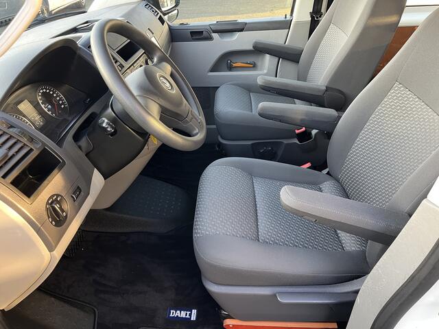 Volkswagen TRANSPORTER Kombi 8-persoons 2.0 TDI DSG Automaat L1H1 BTW en BPM vrij Airco Cruise control Trekhaak PDC 1e eigenaar Euro 5 Personenbus Kombi Combi Tourer Groepsvervoer Peronenvervoer