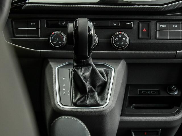 Volkswagen TRANSPORTER 2.0 TDI 150PK DSG Bulli Dubbele Cabine | BPM VRIJ! | 2X SCHUIFDEUR MET SLUITHULP | STOELVERWARMING | DIGITALE COCKPIT | ACC |