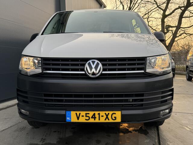 Volkswagen TRANSPORTER 2.0 TDI 102pk L2H1 Trendline Achterdeuren met ruit Trekhaak Airco