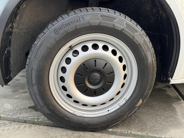 Volkswagen TRANSPORTER 2.0 TDI 102pk L2H1 Trendline Achterdeuren met ruit Trekhaak Airco