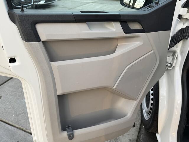 Volkswagen TRANSPORTER 2.0 TDI 102pk L2H1 Trendline Achterdeuren met ruit Trekhaak Airco