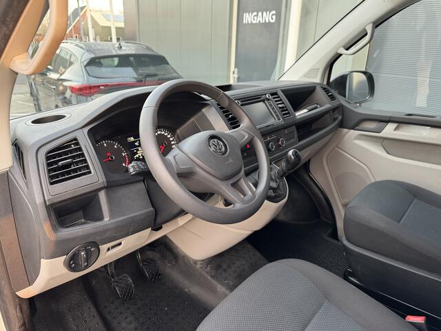 Volkswagen TRANSPORTER 2.0 TDI 102pk L2H1 Trendline Achterdeuren met ruit Trekhaak Airco