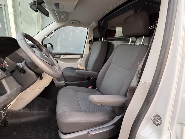 Volkswagen TRANSPORTER 2.0 TDI 102pk L2H1 Trendline Achterdeuren met ruit Trekhaak Airco