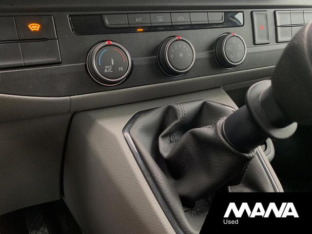 Volkswagen TRANSPORTER 2.0TDI L2H1 DC Dubbel Cabine Airco 12V Trekhaak Sensoren Voorruit-Verwarming Cruise Passagiersstoel DIN Start/Stop Laadruimtebekleding