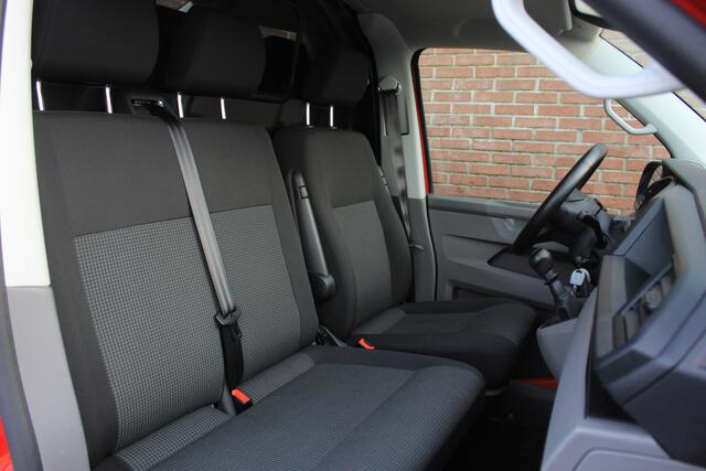 Volkswagen TRANSPORTER 2.0 TDI 150PK L2H1 |CRUISE|MULIT.STUUR|STOELVERWARMING|ACHTERCAMERA|APPCONNECT|