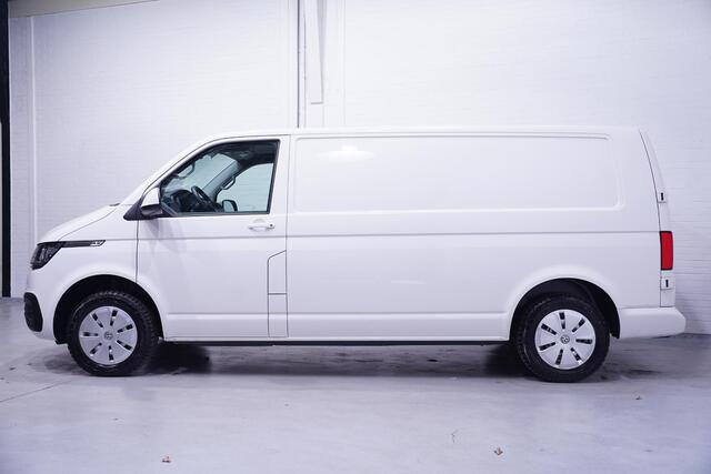 Volkswagen TRANSPORTER 2.0 TDI 110 pk L2H1 Nwe Model NAP, Airco Trekhaak, Cruise Control, Laadruimte Pakket, 2-Zits