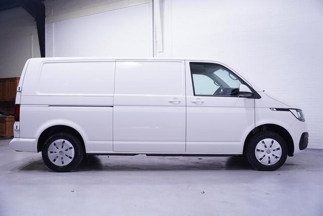 Volkswagen TRANSPORTER 2.0 TDI 110 pk L2H1 Nwe Model NAP, Airco Trekhaak, Cruise Control, Laadruimte Pakket, 2-Zits