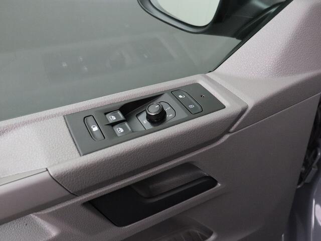 Volkswagen TRANSPORTER 2.0TDI 150PK Lang DSG Automaat Achterdeuren | Navigatie | Camera | 3-Persoons | 2500Kg Trekhaak