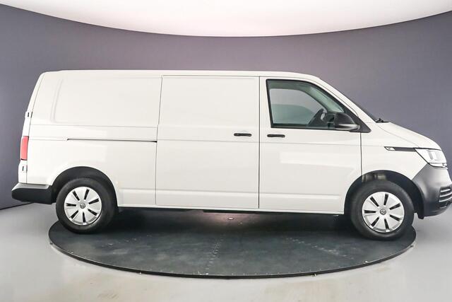Volkswagen TRANSPORTER Bestelwagen T6.1 2.0 TDI 150PK L2H1 Parkeersensoren voor & achter | DAB+ | Bluetooth | Airco | Betimmering | Bijrijdersbank