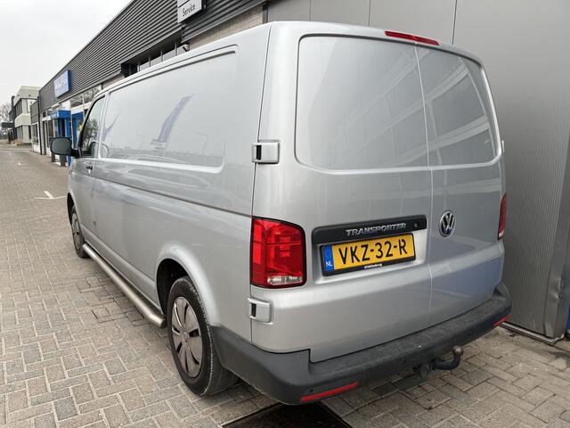 Volkswagen TRANSPORTER 2.0 TDI L2H1 28 / TREKHAAK/ RADIO/ BLUETOOTH/ PARK. SENSOREN/ AIRCO/ 3 PERSOONS