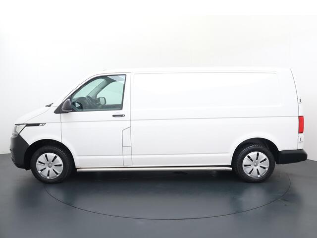 Volkswagen TRANSPORTER 2.0 TDI L2H1 28 Economy Business | 110 PK | Trekhaak | Parkeersensoren achter | 2 zitplaatsen rechtsvoor |
