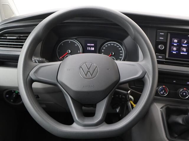 Volkswagen TRANSPORTER 2.0 TDI L2H1 28 Economy Business | 110 PK | Trekhaak | Parkeersensoren achter | 2 zitplaatsen rechtsvoor |
