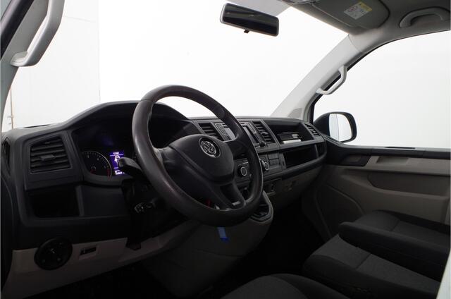 Volkswagen TRANSPORTER 2.0 TDI L1H1 > trekhaak/imperiaal/cruise control/navigatie...
