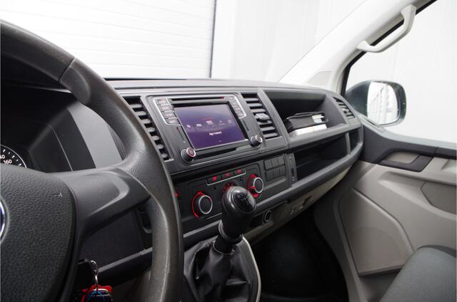 Volkswagen TRANSPORTER 2.0 TDI L1H1 > trekhaak/imperiaal/cruise control/navigatie...