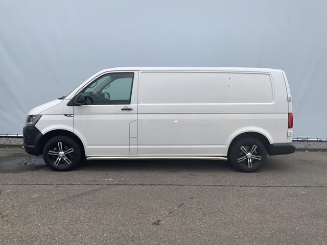 Volkswagen TRANSPORTER 2.0 TDI L2H1 Airco Navi Trekhaak 2200 kg 3 Zits Alu Velg Euro 6
