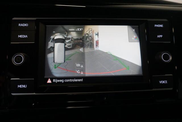 Volkswagen TRANSPORTER 2.0TDI L2H1 150PK Automaat Highline Dubbele Cabine Airco Bluetooth App Connect Camera Cruise Control