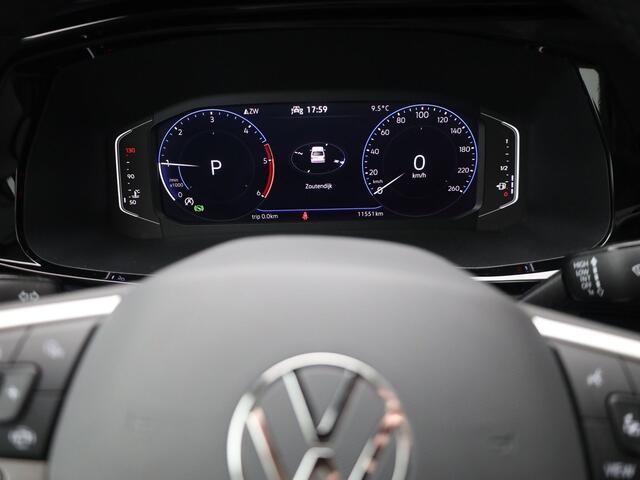 Volkswagen TRANSPORTER 2.0 TDI 150PK | BPM VRIJ | DSG-7 L2H1 28 Highline | BLACK | LEDER | 20" | TREKHAAK | LED