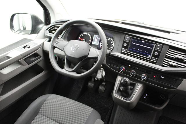Volkswagen TRANSPORTER 2.0 TDI L2H1 110PK 2023 NAP | Airco | Cruise control | Carplay | PDC | 19'' Lichtmetaal | Sidebars | 1e eigenaar | USB | Bluetooth |