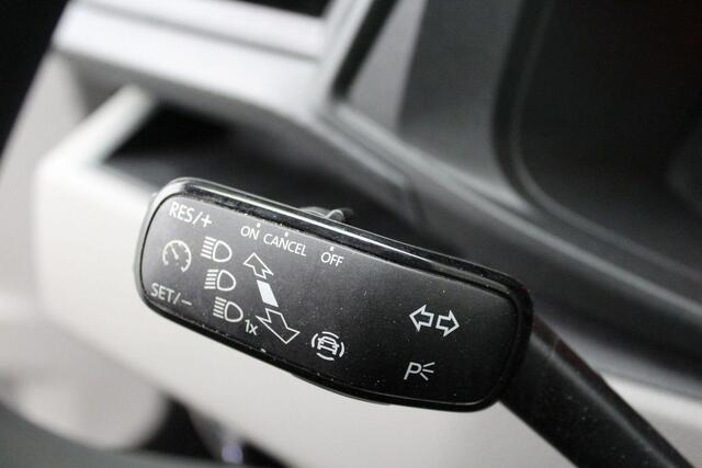 Volkswagen TRANSPORTER 2.0 TDI L2H1 110PK 2023 NAP | Airco | Cruise control | Carplay | PDC | 19'' Lichtmetaal | Sidebars | 1e eigenaar | USB | Bluetooth |
