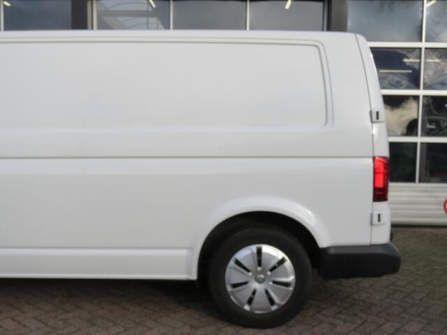 Volkswagen TRANSPORTER T6.1 2.0 TDI 110PK L2H1 28 Comfortline / Navi / Bank / Trekhaak