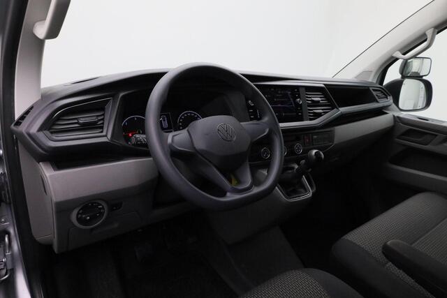 Volkswagen TRANSPORTER 2.0 TDI 150 pk L2H1 28 Comfortline | 3-zits | Parkeersensoren achter | Navigatie | Apple Carplay / Android Auto