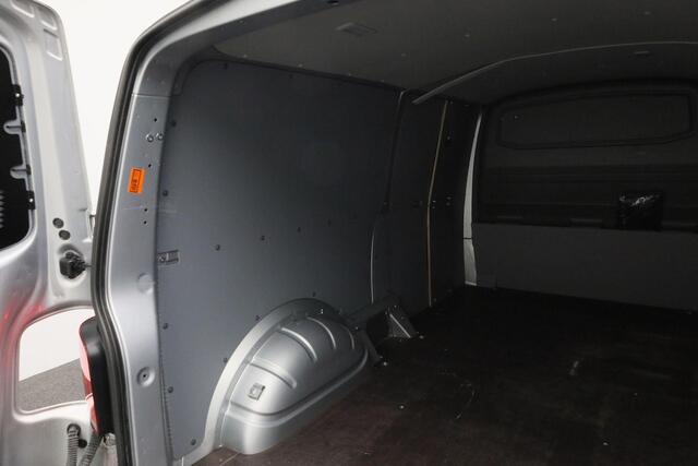 Volkswagen TRANSPORTER 2.0 TDI 150 pk L2H1 28 Comfortline | 3-zits | Parkeersensoren achter | Navigatie | Apple Carplay / Android Auto