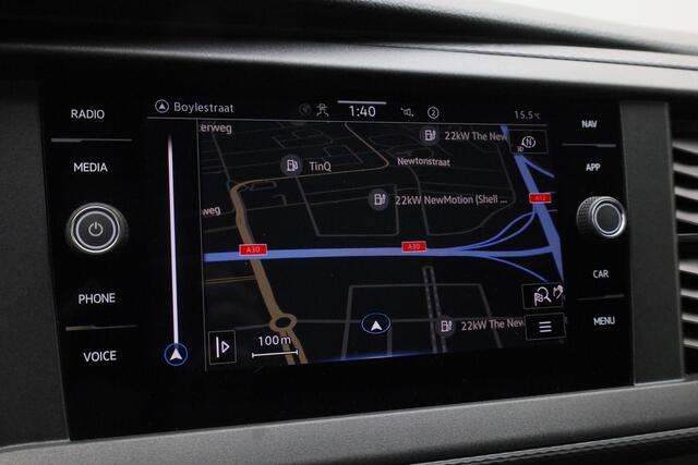 Volkswagen TRANSPORTER 2.0 TDI 150 pk L2H1 28 Comfortline | 3-zits | Parkeersensoren achter | Navigatie | Apple Carplay / Android Auto