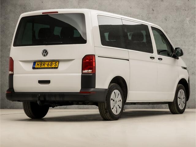 Volkswagen TRANSPORTER Kombi 2.0 TDI L1H1 (9 PERSOONS, LEDER, APPLE CARPLAY, GROOT NAVI, NIEUWE APK, ELEK RAMEN, CRUISE, TREKHAAK, NIEUWSTAAT)