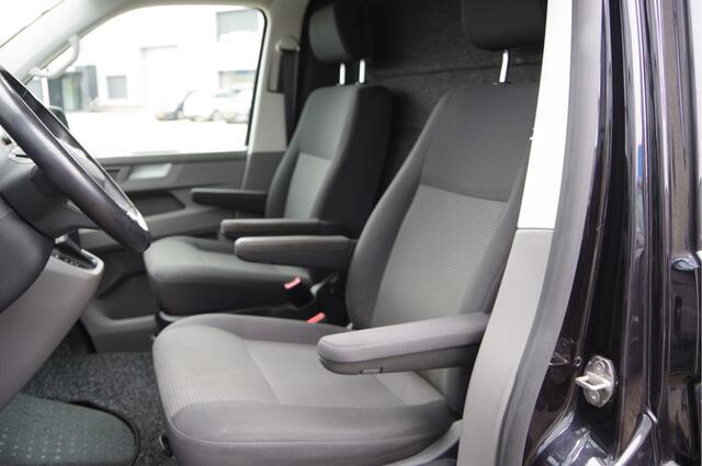 Volkswagen TRANSPORTER 2.0 TDI L2 150PK AUT. TREKHAAK, CAMERA, NAVI, CRUISE, AIRCO, PARKEERSENSOREN, NL AUTO, NAP