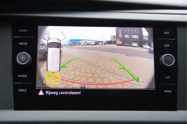 Volkswagen TRANSPORTER 2.0 TDI L2 150PK AUT. TREKHAAK, CAMERA, NAVI, CRUISE, AIRCO, PARKEERSENSOREN, NL AUTO, NAP