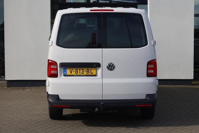 Volkswagen TRANSPORTER 2.0 TDI L1H1 Economy 84PK / 62kW, Elektrisch verstel- en verwarmbare buitenspiegels, airco, trekhaak, comfortstoel, armsteun, Apple Carplay / Android Auto, 3-zits, achterdeuren met ruiten, nieuw door ons geleverd en onderhouden