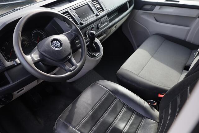Volkswagen TRANSPORTER 2.0 TDI L1H1 Economy 84PK / 62kW, Elektrisch verstel- en verwarmbare buitenspiegels, airco, trekhaak, comfortstoel, armsteun, Apple Carplay / Android Auto, 3-zits, achterdeuren met ruiten, nieuw door ons geleverd en onderhouden