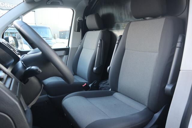 Volkswagen TRANSPORTER 2.0 TDI L2H1 Comfortline | Navigatie | 200 PK | Automaat | APK 25-10-2025 |