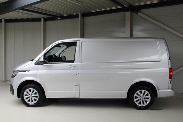 Volkswagen TRANSPORTER 2.0 TDI L1H1 28 Highline Navigatie | Stoelverwarming | Bijrijdersbank | Camera excl. btw/bpm