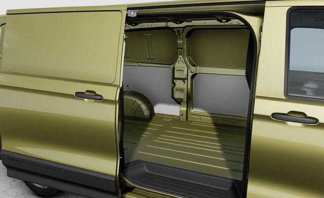 Volkswagen TRANSPORTER 2.0 TDI 150pk Automaat L2H1 PanAmericana | BPM-vrij | Trekhaak | Achterdeuren | Camera | Cruise control |