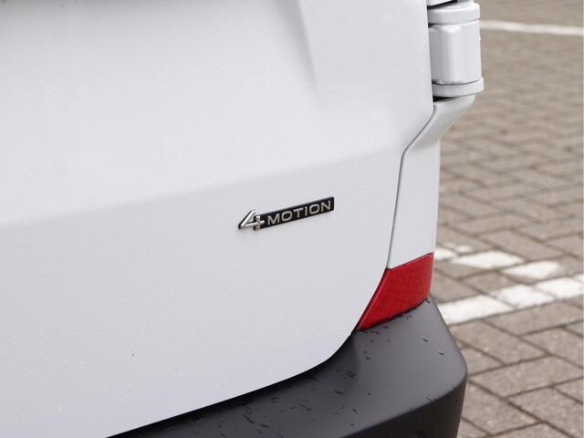 Volkswagen TRANSPORTER 2.0 TDI L1H1 28 4MOTION | BPM-vrij | 150pk automaat | Trekhaak (2750kg trekgewicht) | Camera | Cruise control |