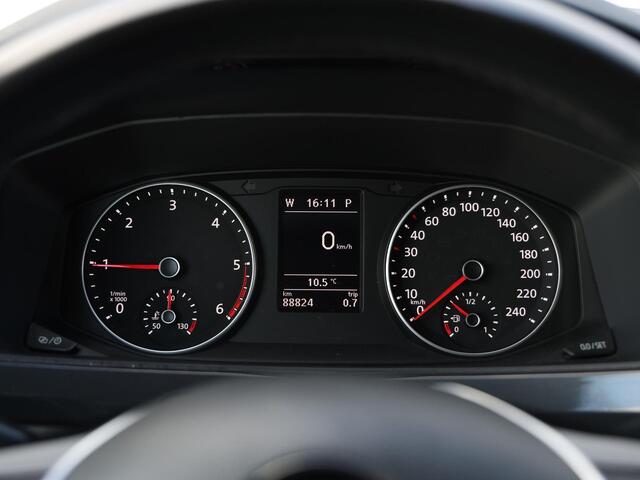 Volkswagen TRANSPORTER 2.0 TDI 150PK DSG L2H1 Highline | Airco | Cruise control | PDC | Betimmering | 2 Stoelen | Alarm | 16" LMV |