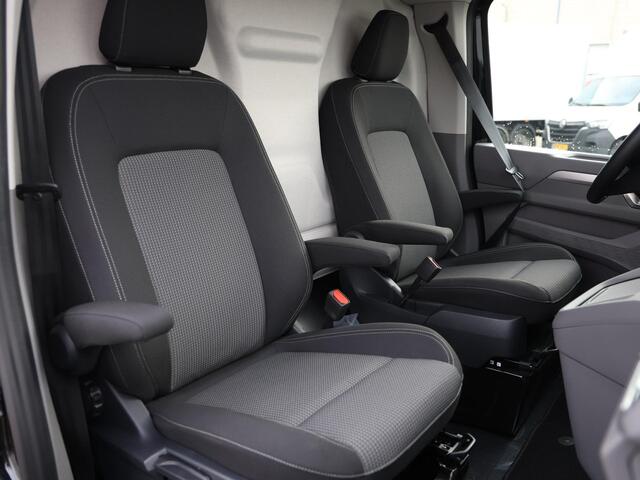 Volkswagen TRANSPORTER 2.0 TDI 170PK Automaat L1H1 Bulli | BPM vrij | Climatronic | ACC | PDC | Navigatie | Stoelverwarming | 2 stoelen | Camera |