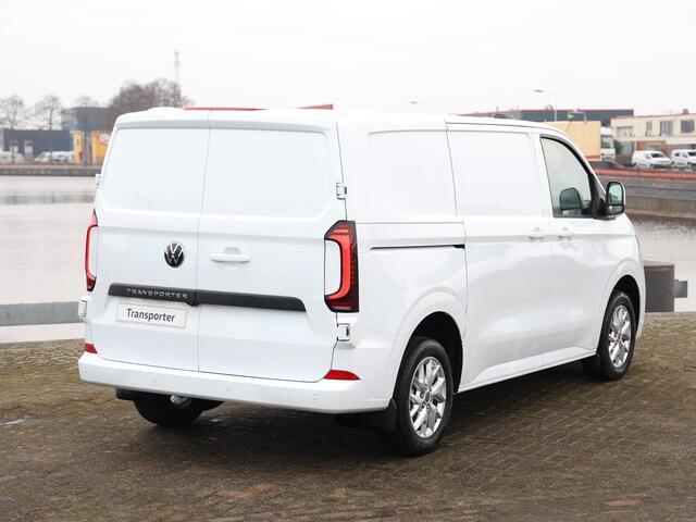 Volkswagen TRANSPORTER 2.0 TDI 170PK Automaat L1H1 Bulli | BPM vrij | Climatronic | ACC | PDC | Navigatie | Stoelverwarming | 2 stoelen | Camera |