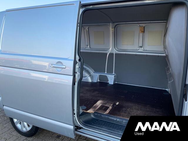 Volkswagen TRANSPORTER 2.0TDI 150PK L2H1 Automaat Airco LM velgen Cruise Multifunctioneel stuurwiel Sensoren